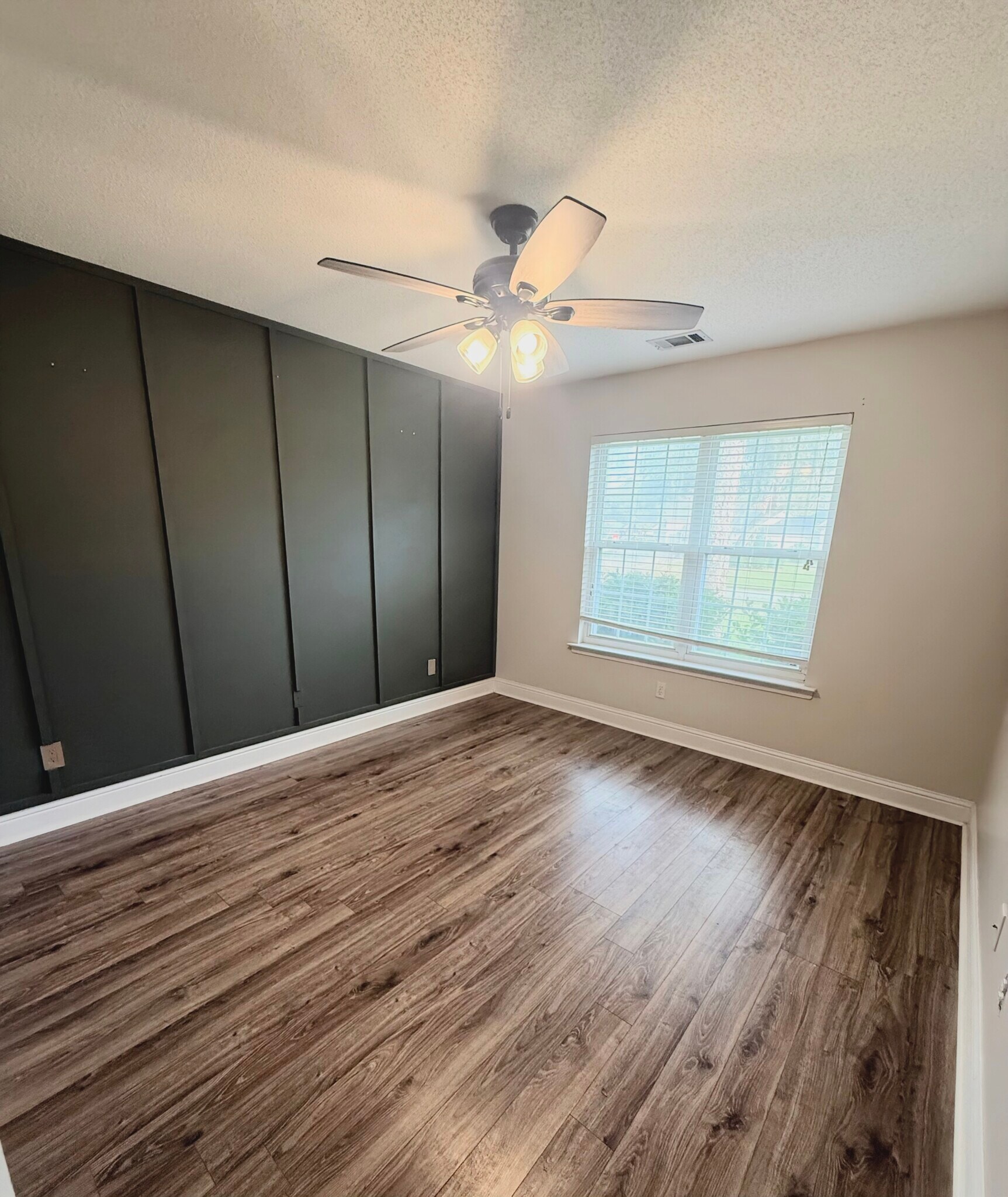 Building Photo - 2 Hummingbird Ct