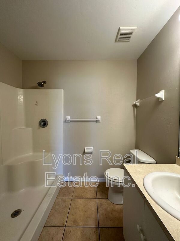 Building Photo - 2409 Park Rd