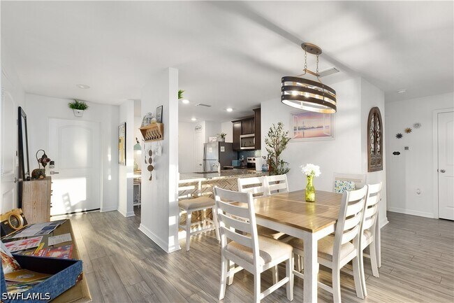 Building Photo - 836 Youngreen Dr