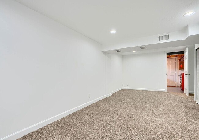 Building Photo - Updated End-of-Group Townhome with Finished Lower Level, Fenced Yard & Community Pool