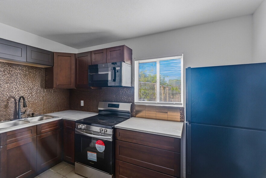 Building Photo - 12741 W Tasha Dr