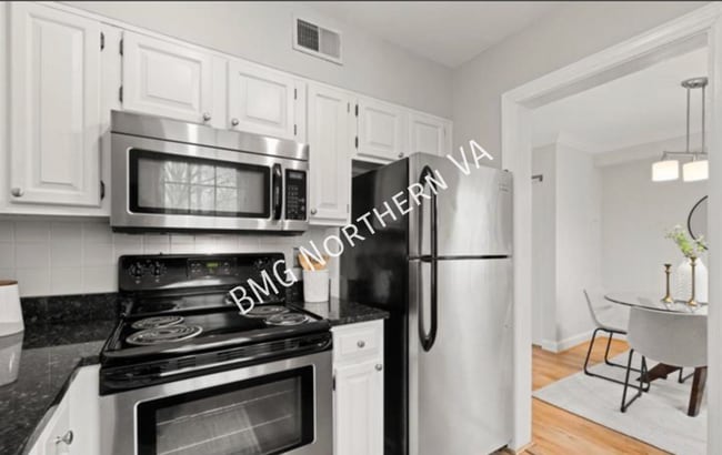 Building Photo - 2509 Arlington Blvd