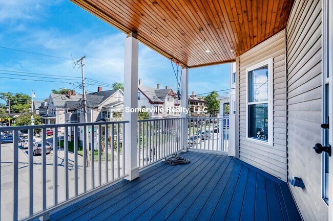 Building Photo - 3 BED 2 BATH IN ALLSTON AVAILABLE JAN 1st!!