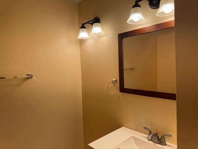 Building Photo - 30244 Southfield Rd