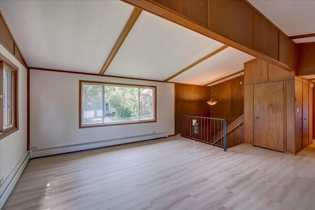 Building Photo - 6404 Maywood Ave