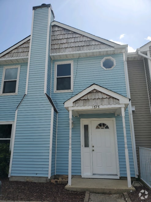 Building Photo - 1375 Longlac Rd