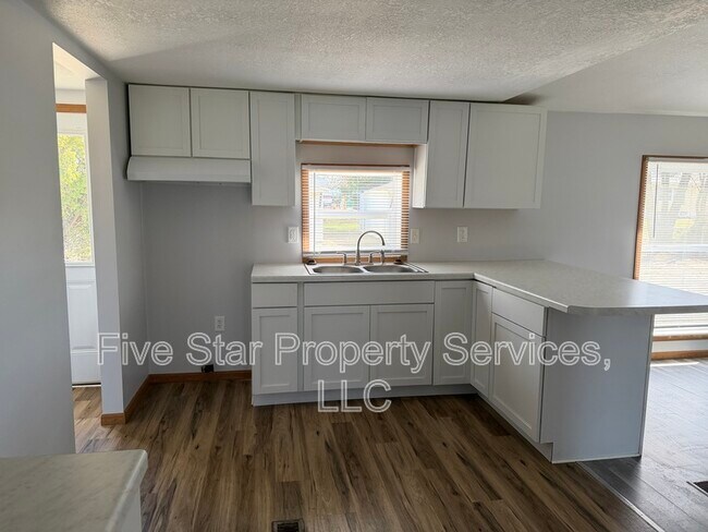 Building Photo - 101 S Kennedy Ave