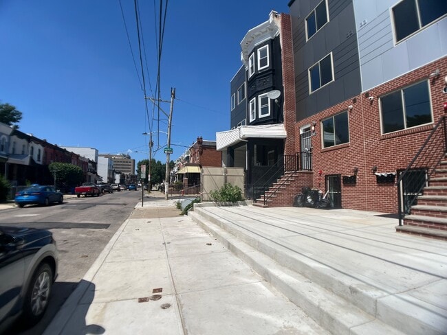 Building Photo - 3215 N 13th St