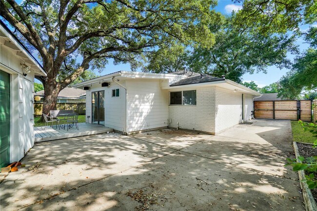 Building Photo - 5226 Kinglet St