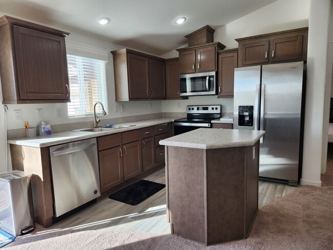 Building Photo - Adorable 2 bed / 2 bath home - New Build