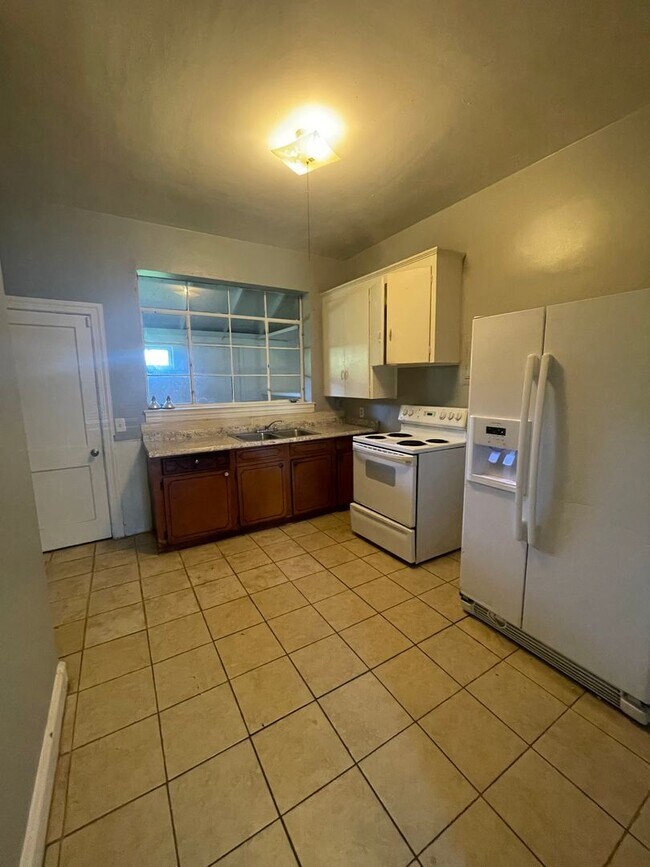 Building Photo - 2715 Watson Dr