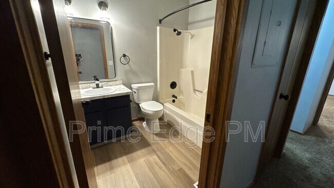 Building Photo - 1821 Ridgehaven Ct