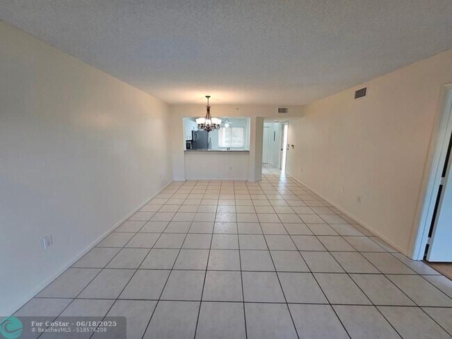 Building Photo - 9537 Weldon Cir