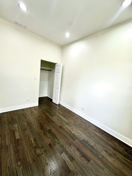 Building Photo - 603 E Bowen Ave