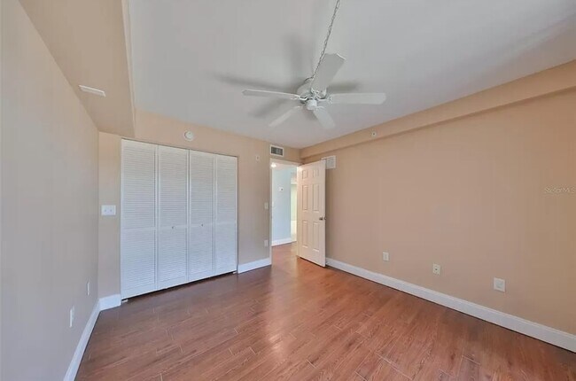 Building Photo - 2595 Countryside Blvd