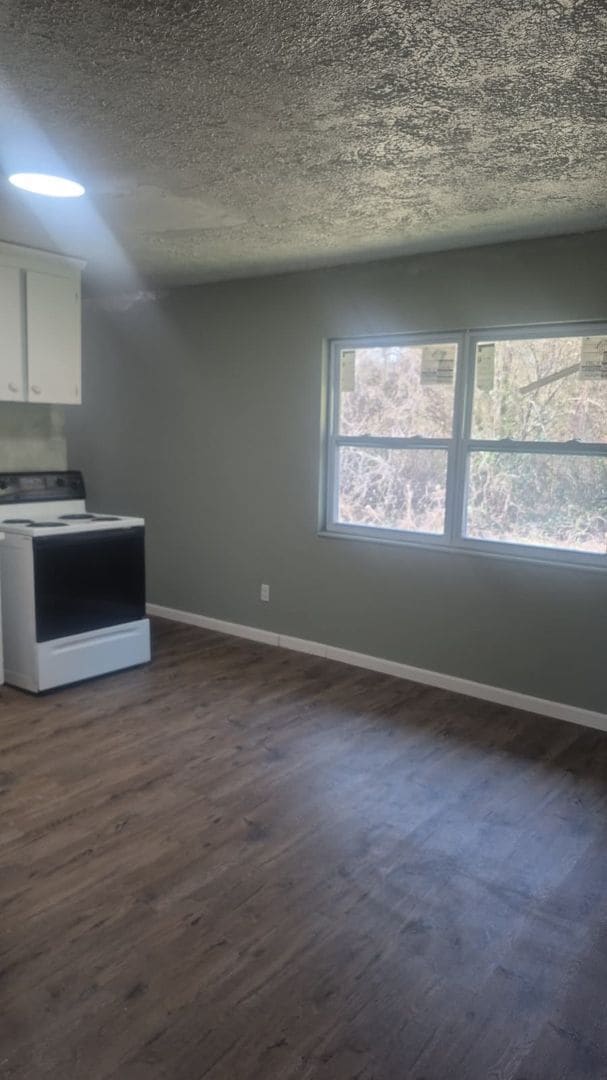 Building Photo - 314 W Thomas Ct