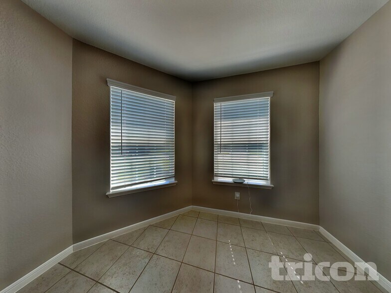 Building Photo - 417 Palomino Stand Dr