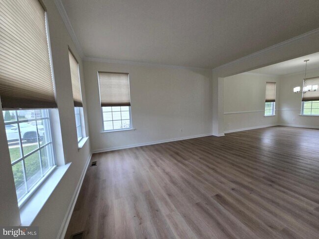 Building Photo - 173 Heartleaf Ln