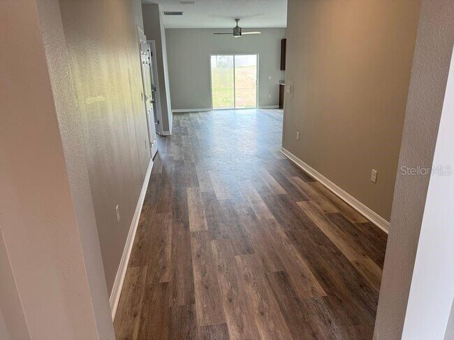 Building Photo - 3345 Curlew Ave
