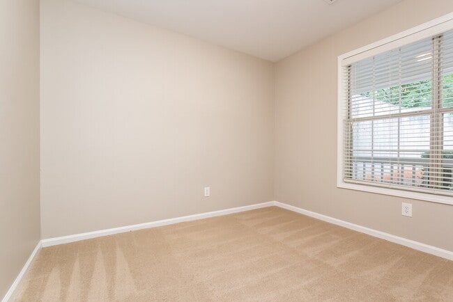 Building Photo - 7245 Carter Ct