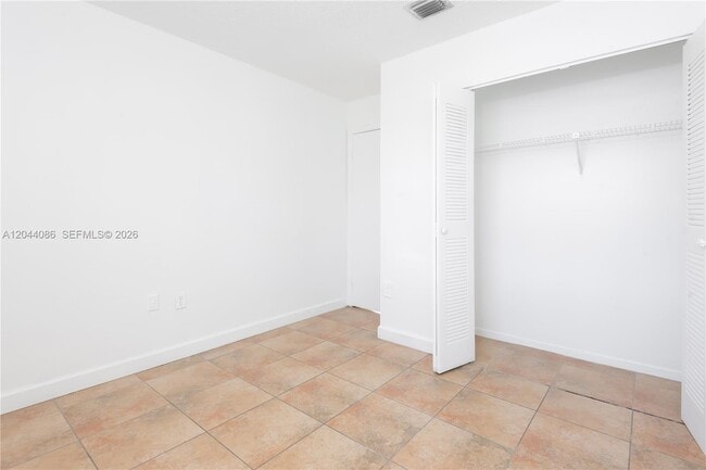 Building Photo - 9044 SW 148th Ct