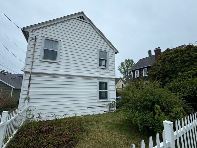 Building Photo - Single Family 3 Bedroom home on West Haven...