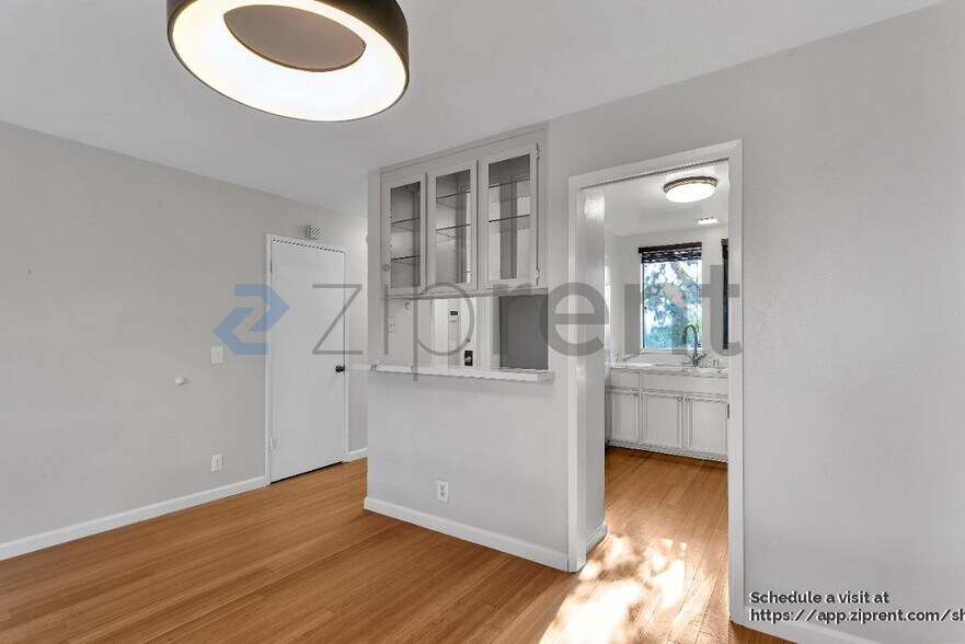 Building Photo - 123 Buckelew St