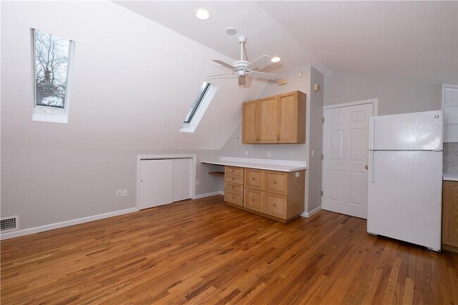 Building Photo - 1 High Hill Farm Pl