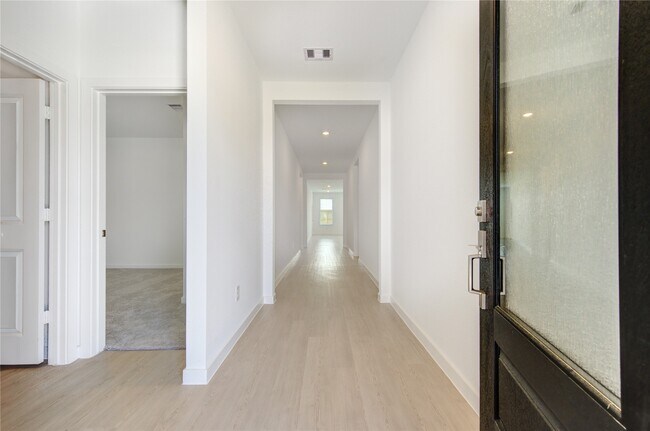 Building Photo - 16222 Chestnut Hvn Ln