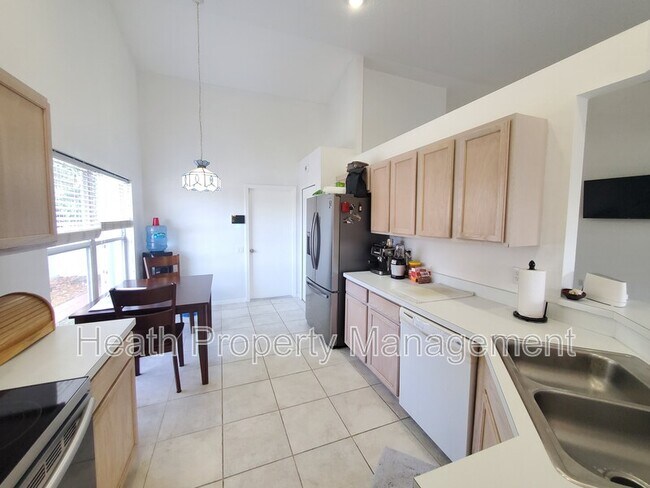 Building Photo - 308 Lookout Dr