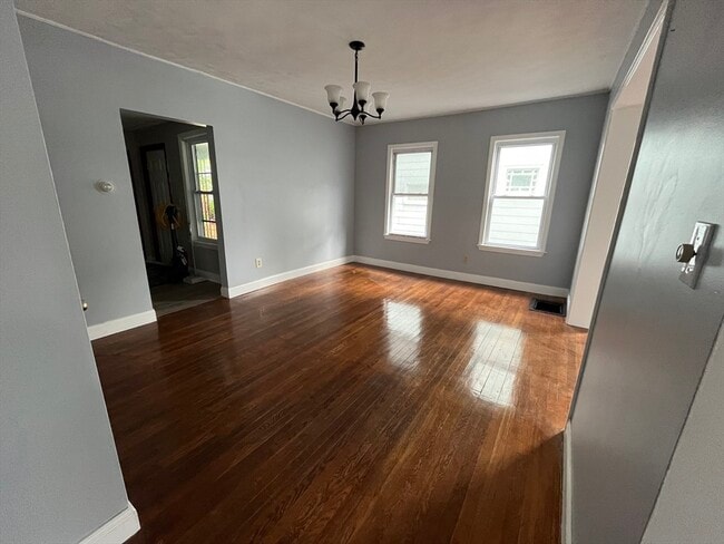 Primary Photo - 18 Highland St