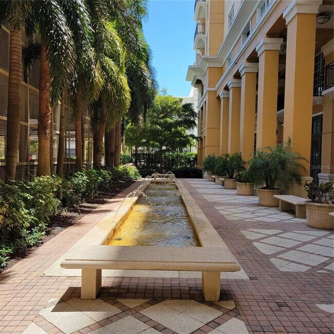 Building Photo - 750 N Tamiami Trl
