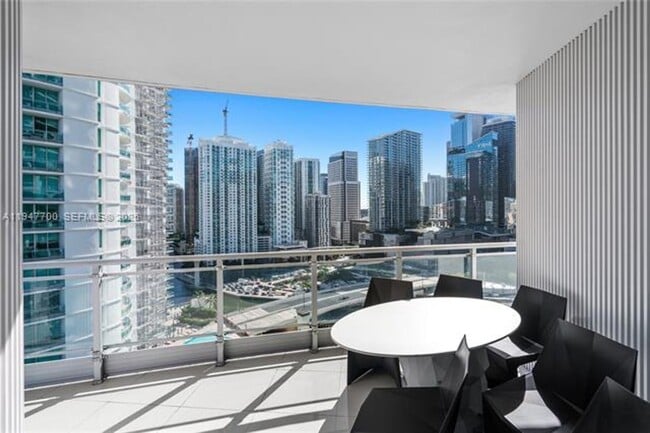 Building Photo - 90 SW 3rd St