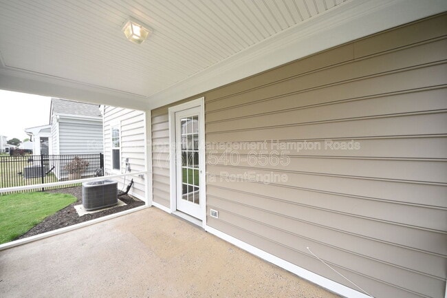 Building Photo - 126 Peck Ln