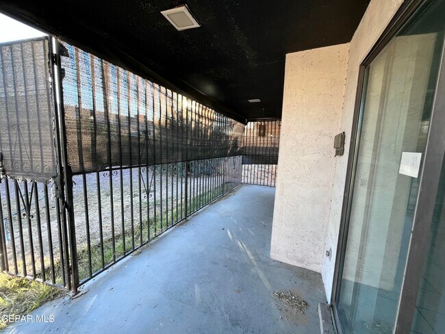 Building Photo - 10418 Ashwood Dr