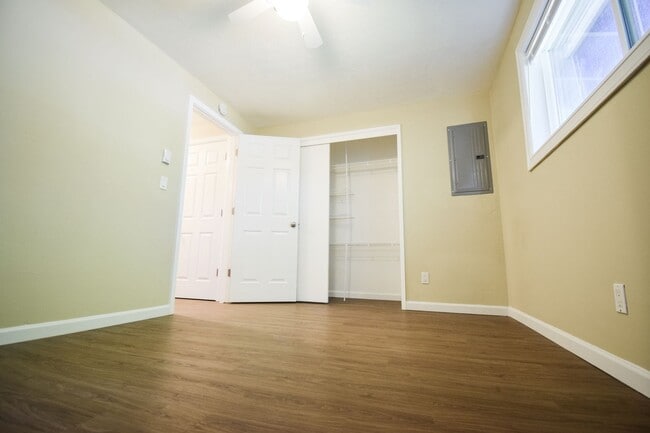 Building Photo - 27-12695-12699