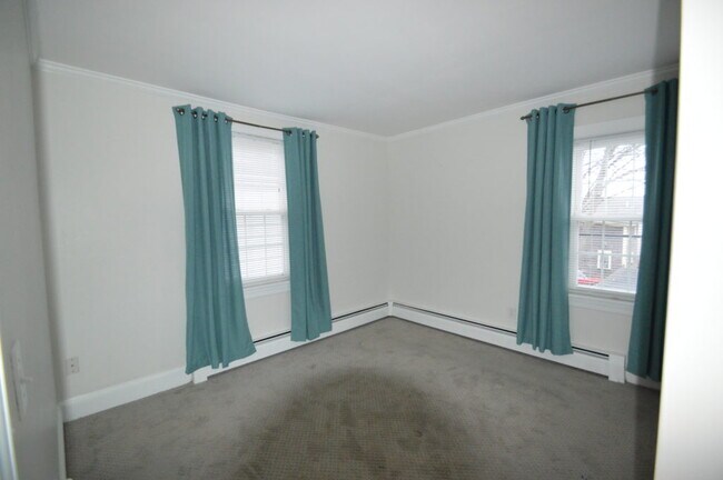 Light streaming into the bedroom - 468 Spring St