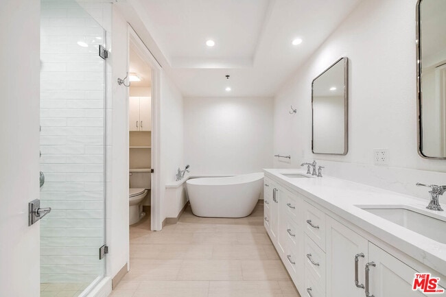 Building Photo - 2132 Century Park Ln