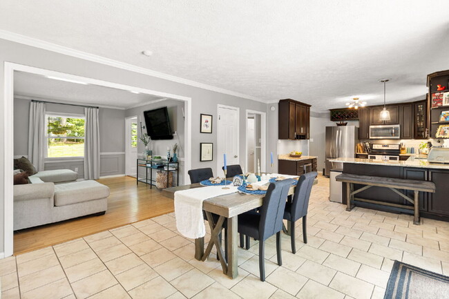 Building Photo - Spacious 4-Bedroom Haven with 3 Full Baths...