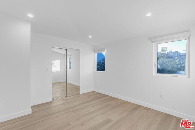 Building Photo - 5413 Troost Ave