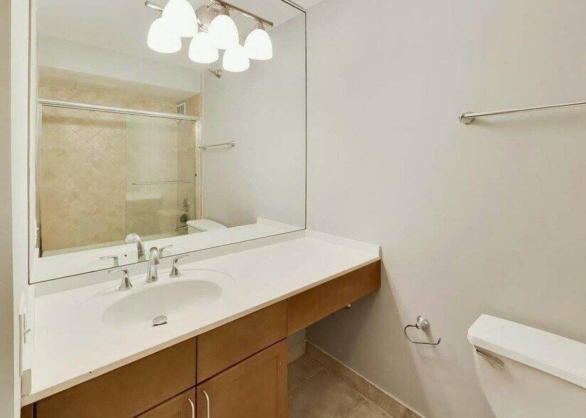 Building Photo - 474 N Lake Shore Dr