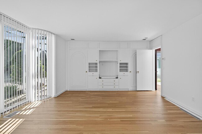 Building Photo - 156 Horseshoe Rd