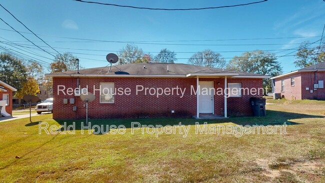 Building Photo - 620 N Rawls St