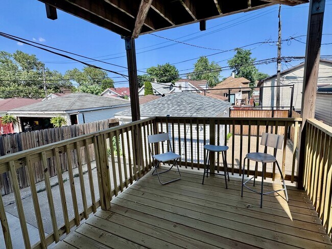Building Photo - 2047 N Lavergne Ave