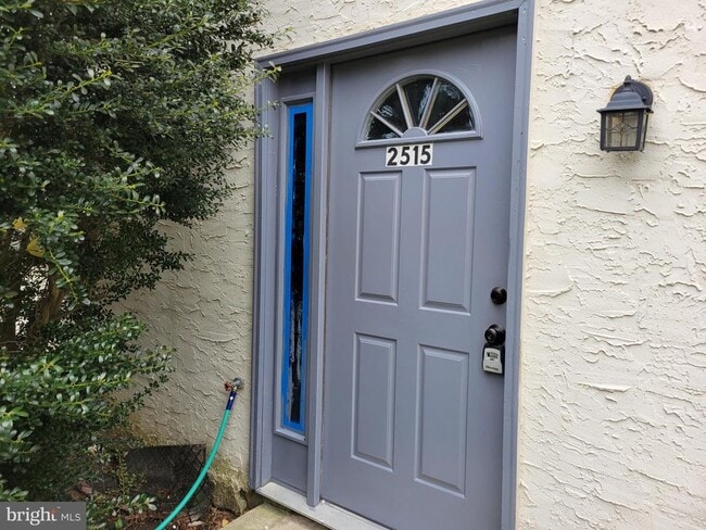 Building Photo - 2515 Cottonwood Ct