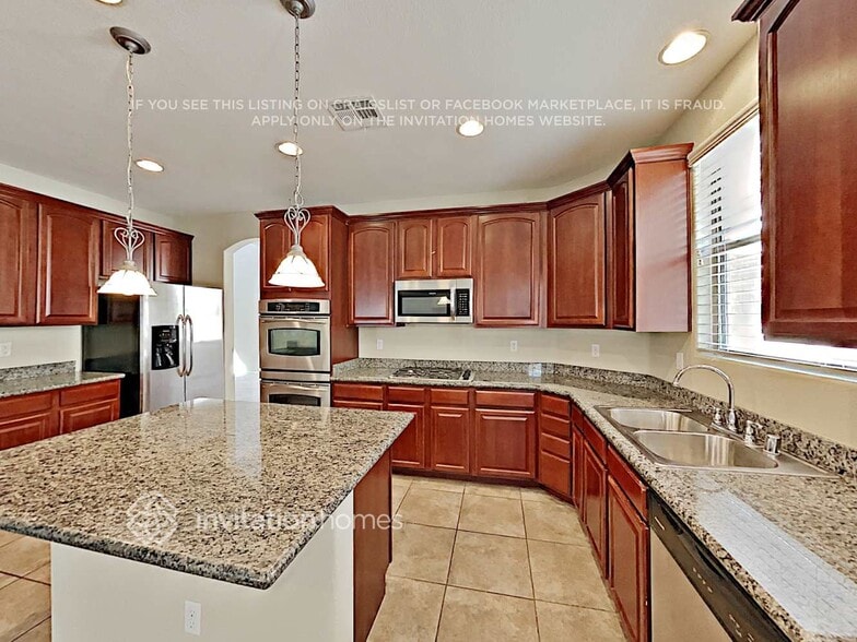 Building Photo - 2730 Craigmillar St