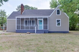 Building Photo - Single Family 5 beds/2 baths in Norfolk!