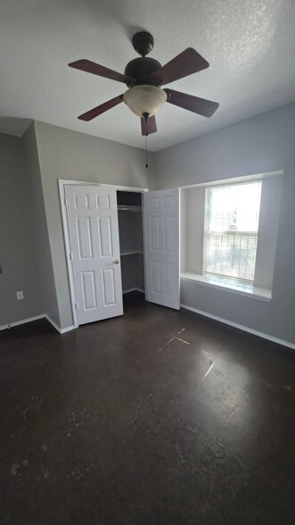 Building Photo - 602 Chihuahua St