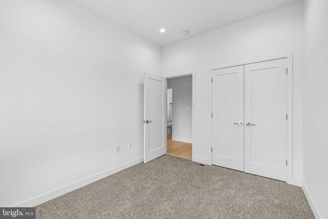 Building Photo - 2530 Elvans Rd SE