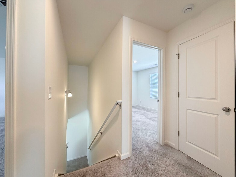 Building Photo - 937 Berkeley Glen Rd